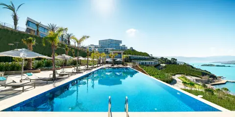 Hate the Cold New York City Weather? Check Out These Warm Getaways